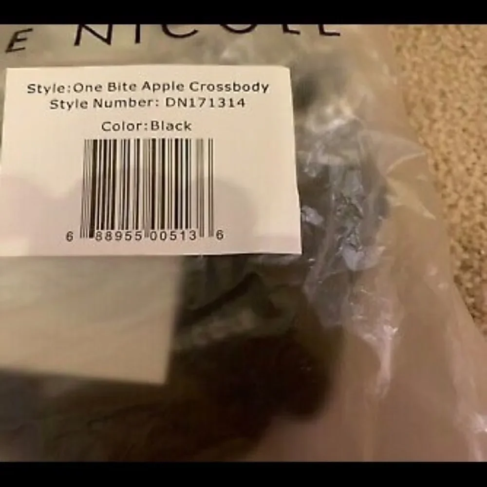 DANIELLE NICOLE SNOW WHITE ONE BITE POISON APPLE CROSSBODY BAG NWT - Picture 6 of 7